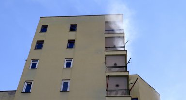 Metruk apartmanda yangın