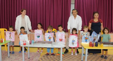 Minik eller ebru sanatı ile tanıştı