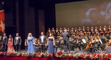 Opera sahnesinde Cumhuriyet Bayramı Konseri