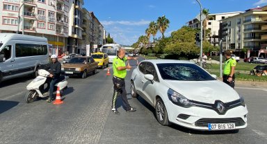 Otomobilin çarptığı yaya yaralandı