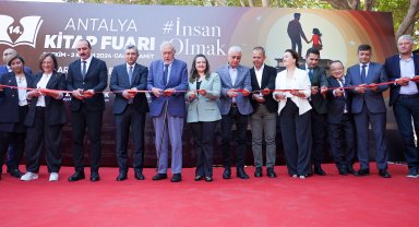 Prof. Dr. İlber Ortaylı'dan Antalya'ya turizm eleştirisi