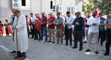 Şehitler için gıyabi cenaze namazı