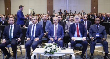 Bakan Uraloğlu: 2025 sonunda 250 milyon hava yolu yolcusu öngörüyoruz