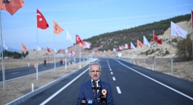 Bakan Uraloğlu: Antalya'nın şehir içi trafiği nefes alacak