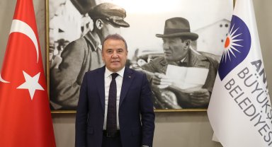 Başkan Muhittin Böcek'ten Öğretmenler Günü mesajı