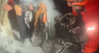 Kayıp çift, 'Sesimi duyan var mı' anonsuyla gece karda donmak üzereyken bulundu