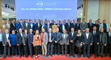 Kemer'in vergi rekortmenleri ödüllendirildi