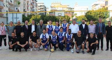 Kumluca'da öğretmenler arası voleybol turnuvası