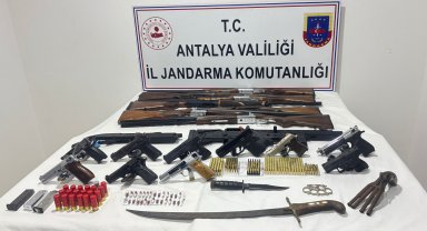 Manavgat'ta ruhsatsız silah operasyonu