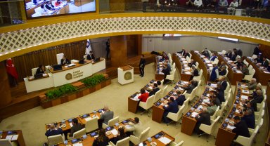 Mecliste plan değişikliğine 'şehre ihanet ederiz' çıkışı