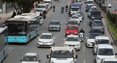 Motosiklet satışı, otomobili 'solladı'