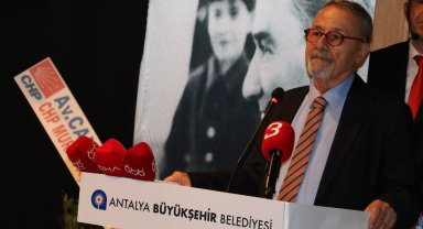 Profesör Naci Görür, 'Başöğretmen Atatürk Onur Ödülü'ne layık görüldü