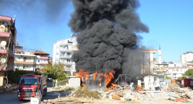 Şantiyedeki yangın korkuttu