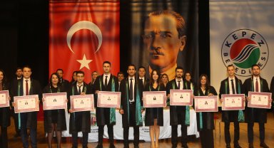 Stajyer avukatlar törenle ruhsat aldı