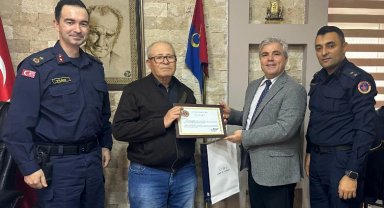 Tarlasını Jandarma Asayiş Vakfı'na bağışladı