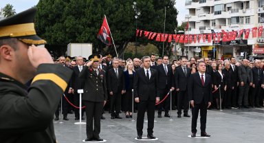 Ulu Önder Atatürk Antalya'da törenle anıldı