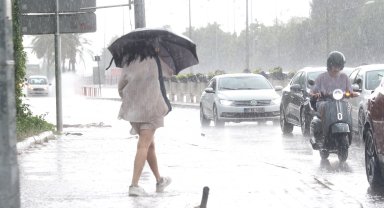 Antalya'da 'çok kuvvetli sağanak' uyarısı