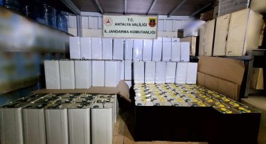 Antalya'da jandarma 2 ton sahte zeytinyağı ele geçirdi