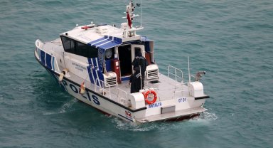 Falezlerden düşen otomobilin sürücüsü 4'üncü günde aranıyor