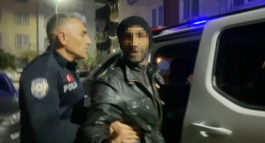 Motosiklet parçası çalarken araç sahibine yakalandı