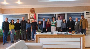 Öğrencilerden Başkan Topaloğlu'na teşekkür ziyareti