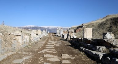 1 yılda 40 bin Hristiyan, hacı olmak için Yalvaç'a geldi
