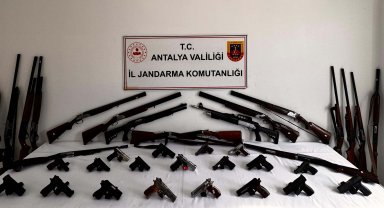 Alanya'da kaçak silah operasyonu