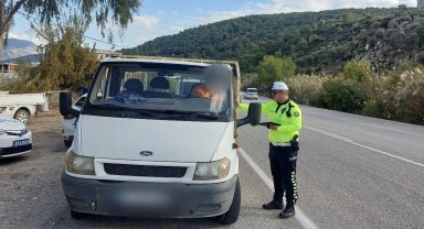 Antalya'da 1 haftada 16 bin 518 araç ve sürücüye para cezası