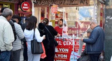 Antalya'daki bayilerde 'amorti' kuyruğu