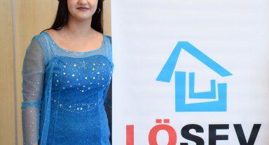 Lösemiyi yenen Hazal, hasta çocukların 'prenses' ablası oldu