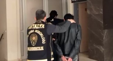 Polis gibi davranıp dolandıran 2 şüpheli tutuklandı
