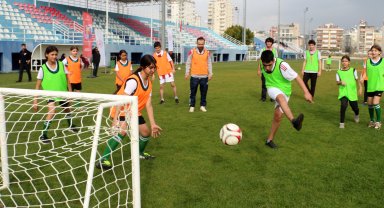 Umut'un sahada futbol oynama hayali gerçek oldu