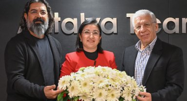 'Sevdiklerinize çiçek alın'