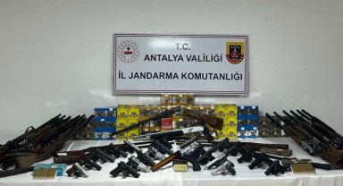 Aksu'da ruhsatsız silah operasyonu; 22 şüpheli yakalandı