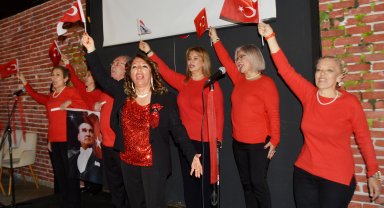 Antalyalı kadınlardan 'Sevgi Günü'