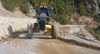 Büyükşehir ekiplerinden Alanya yollarında çalışma