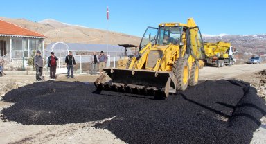 Büyükşehir'den Korkuteli'nin mahallelerinde yoğun çalışma