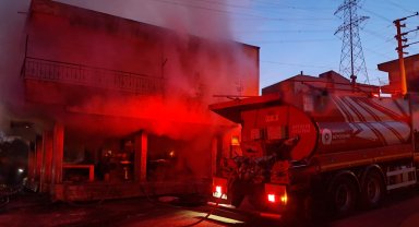 Evi yakıp, av tüfeğiyle itfaiyeyi engelledi