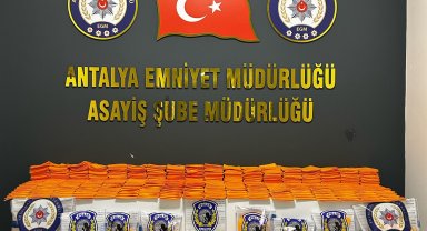 İş yerini kurşunlama şüphelileri, silah ve yüklü miktarda uyuşturucu ile yakalandı