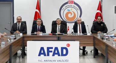 Konyaaltı sahilinde kaçak yapılar kaldırılacak