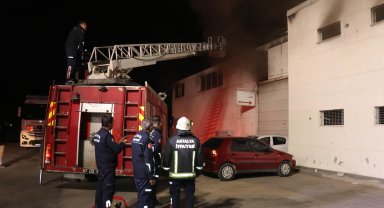Metruk binada korkutan yangın