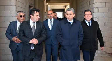 Vali Şahin'den Serik temasları