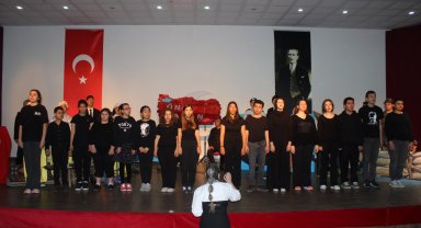 'Vatan Sağ Olsun' oratoryosunu sahnelediler