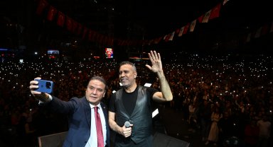 Atatürk'ün Antalya ziyaretinin yıl dönümünde Haluk Levent coşkusu