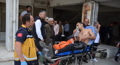 Baba ile oğlu kavgada birbirini yaraladı