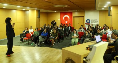 Gençlere AB fırsatları toplantısı