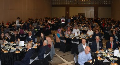 Şehit aileleri ve gaziler onuruna iftar