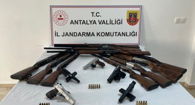 Serik'te ruhsatsız silah operasyonu