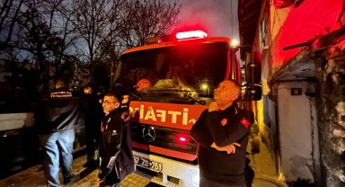 2 katlı müstakil evin kileri yandı