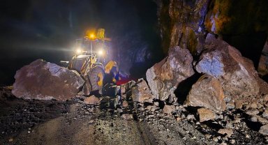 Heyelan nedeniyle kapanan Taşatan yolu açıldı